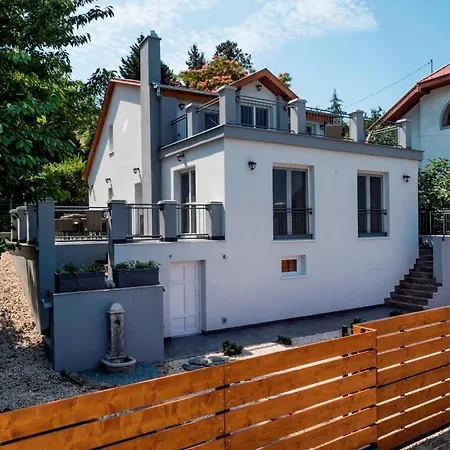 Capre Holiday home *